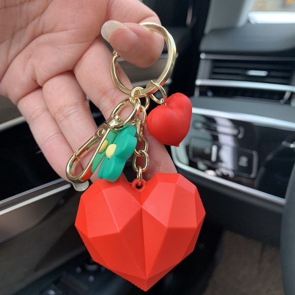 **ACACIA* Red Heart Fashion Pendant Keychain Ring - Picture 2 of 4